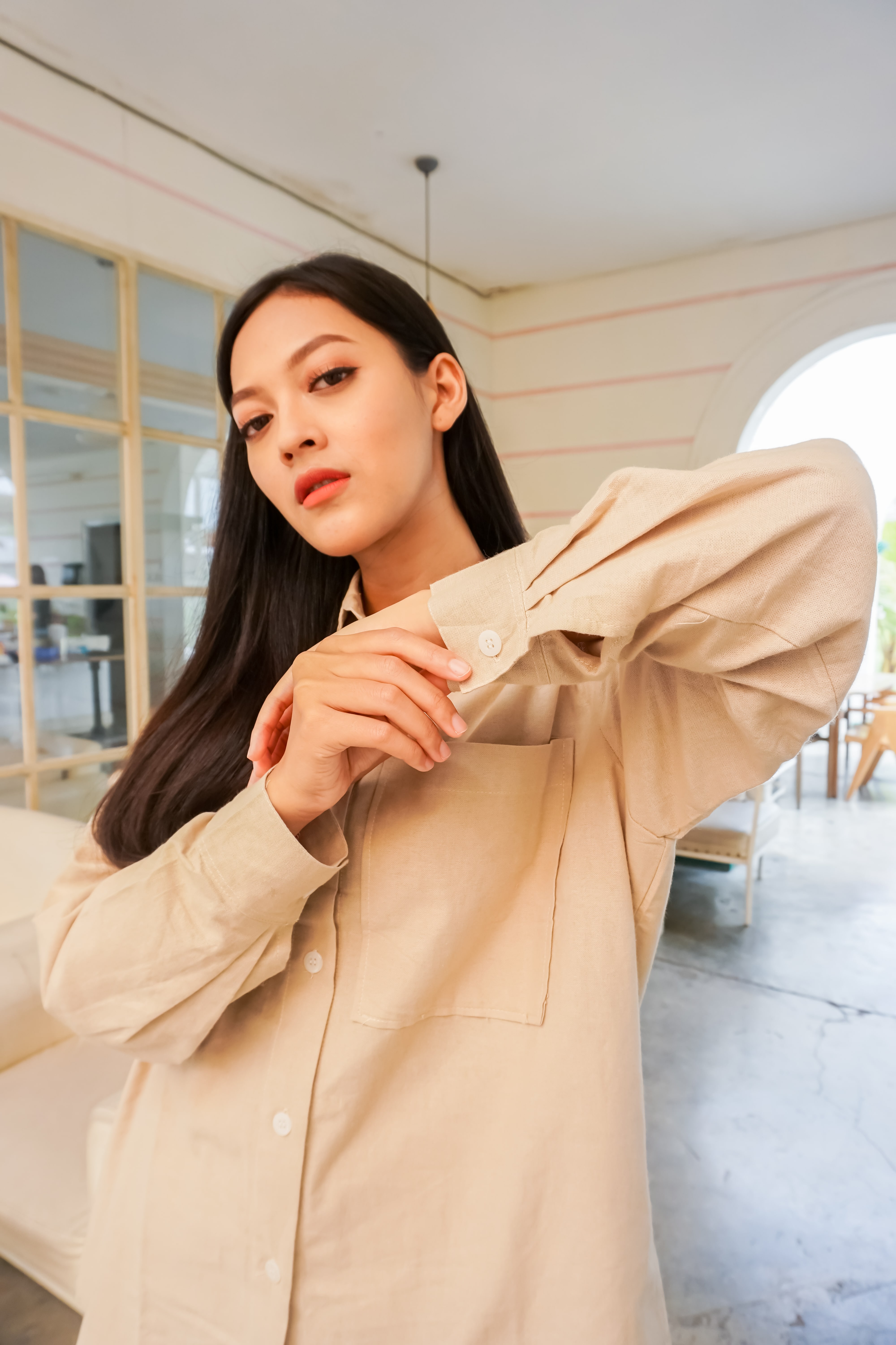 Blouse Wanita Kantor detail lengan