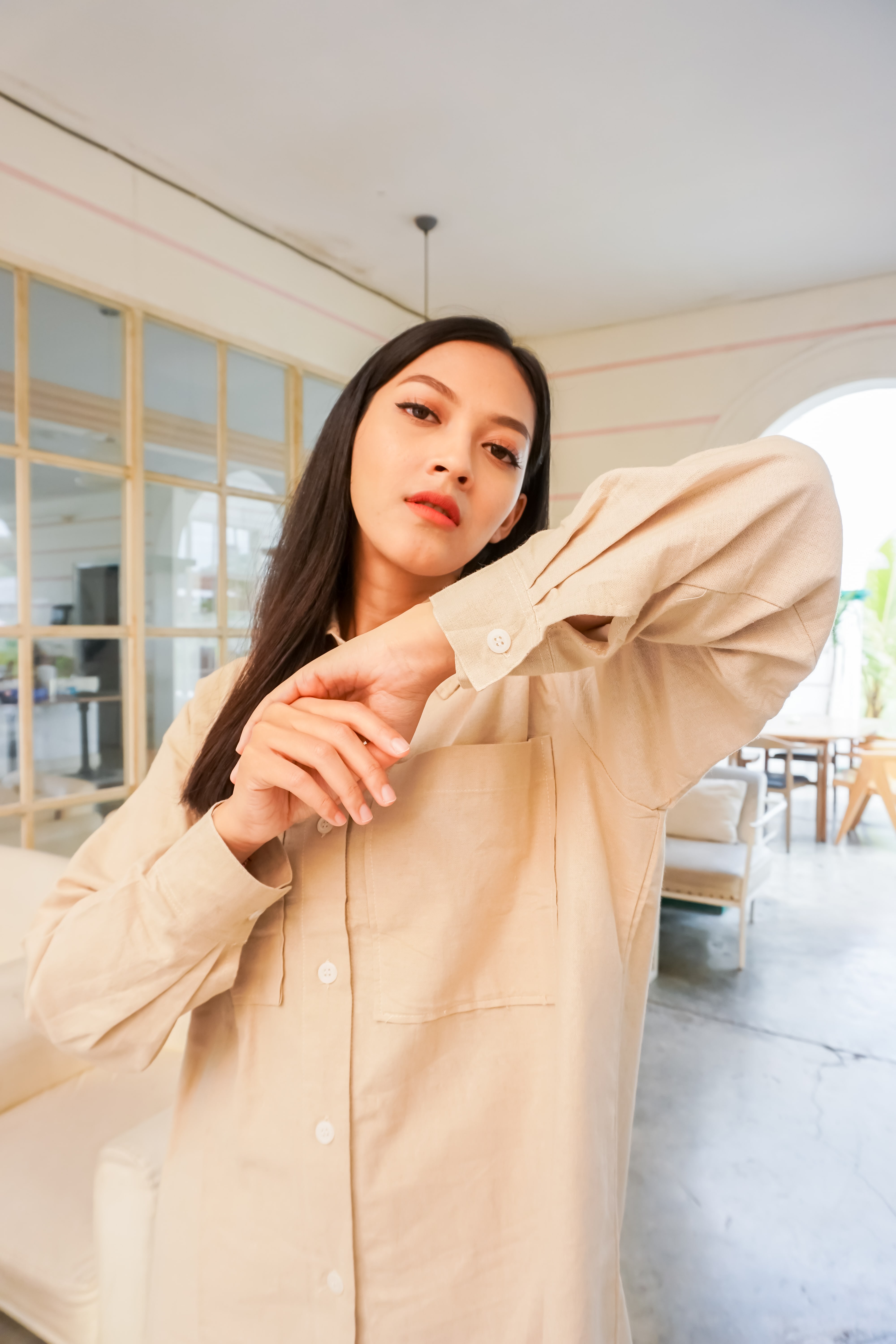 Sepatu Sneakers Pria Sporty tampil samping